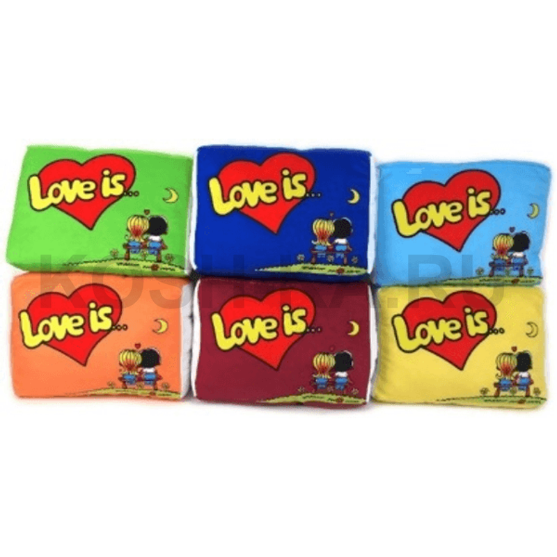 подушка love is
